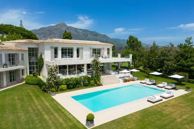 Thumbnail Villa for sale in Nueva Andalucia, 29660, Spain