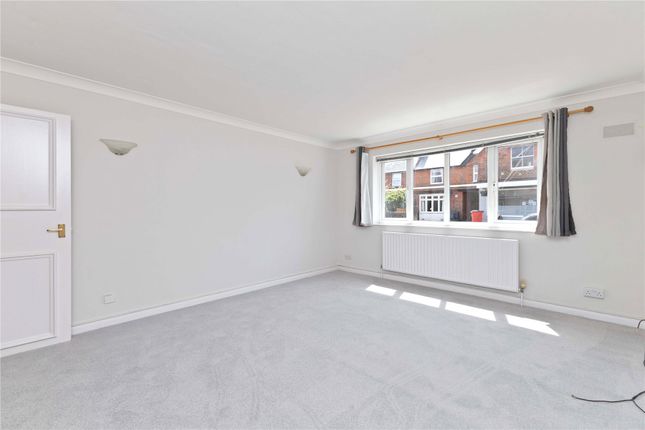 Flat 1, Oaklea House,, Headley Road, Hindhead photo 2