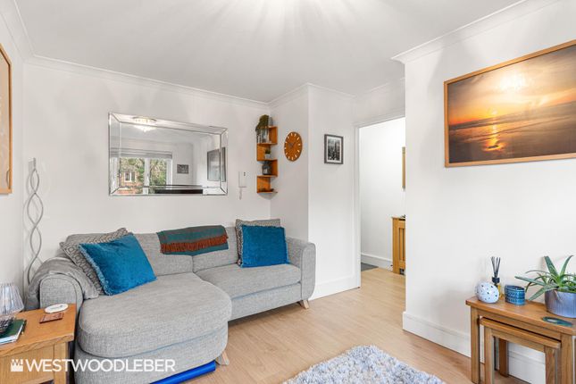 46, Parrotts Field, Hoddesdon photo 4