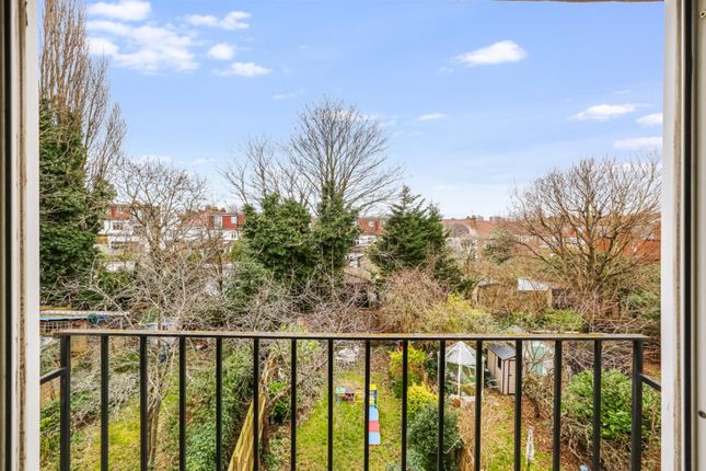 End terrace house for sale in Levendale Road, London