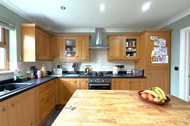 40, Maes Abaty, Carmarthenshire photo 4