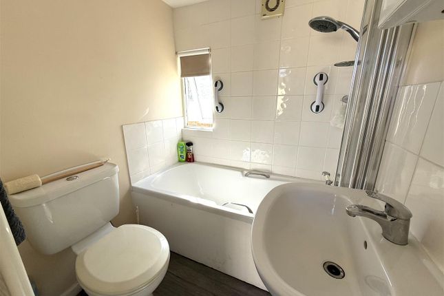 8, Love Lane Park, Rugeley photo 5