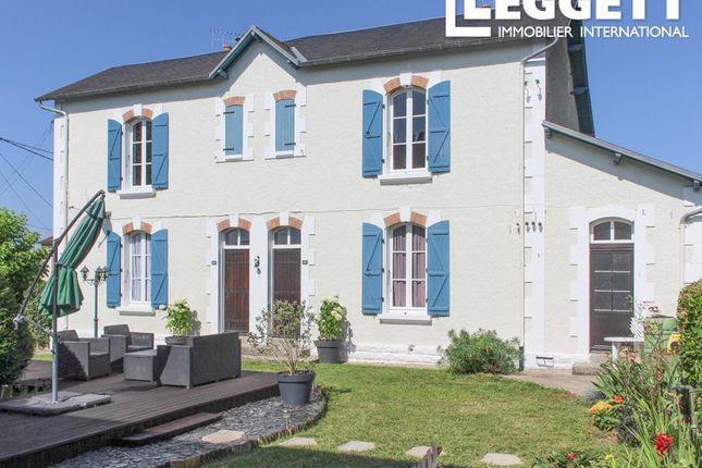 Thumbnail Villa for sale in Beugnon-Thireuil, Deux-Sèvres, Nouvelle-Aquitaine