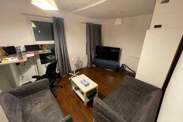 Flat to rent in Odessa Road, London