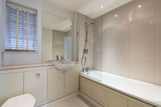 Flat 19, London photo 5