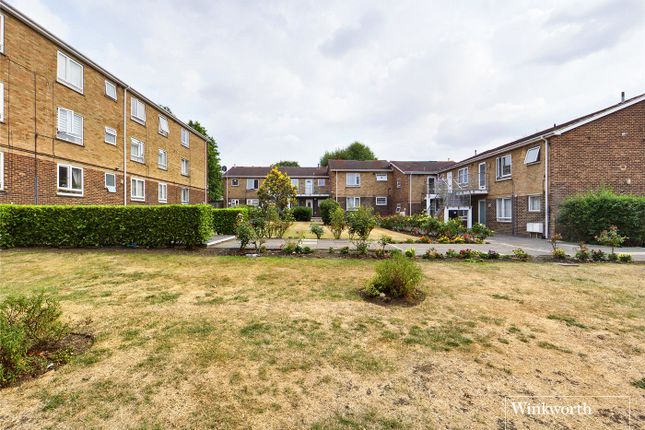 Flat for sale in Kenwood Court, 1 Elmwood Crescent, Kingsbury