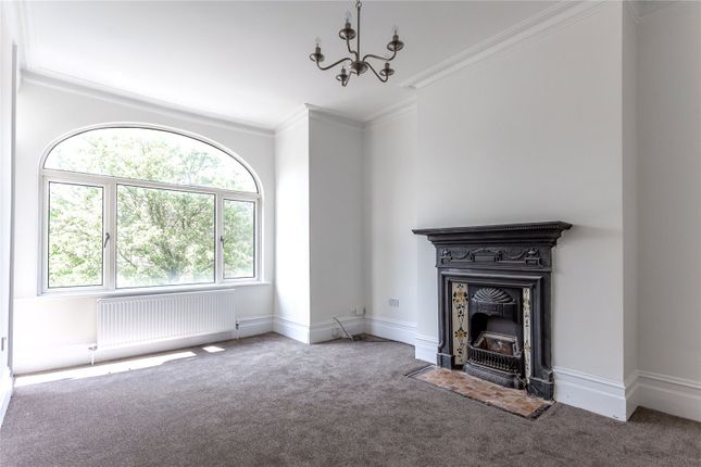 Flat A 15 Drayton Road, London, London photo 4