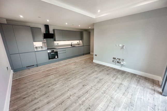 Apt 69, Leicester photo 4