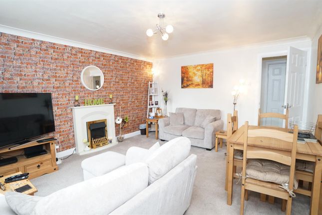 8, Helen Rose Court, Shipley photo 3