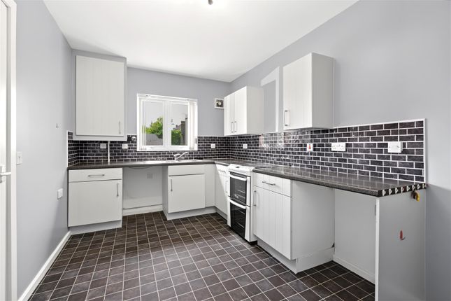 1, Kirtling Close, Nottingham photo 2