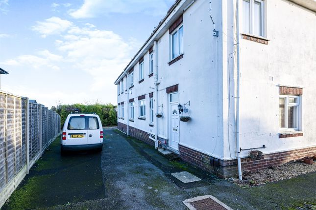 Thumbnail Flat for sale in Grosvenor Gardens, Kingsthorpe, Northampton