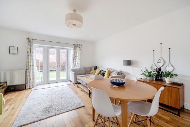 12, Lily Road, Alton photo 3