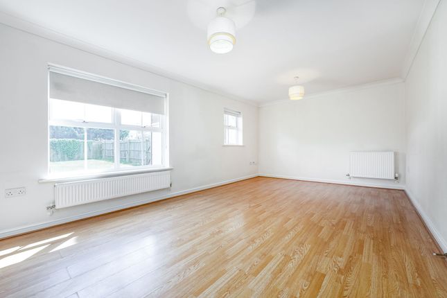 13 Titchmarsh Close, Royston photo 3