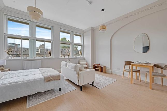 Flat 14,  4, Earls Court Road, LONDON photo 3