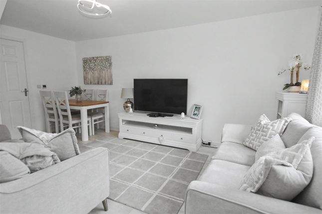 7, Cullen Crescent, Carluke photo 4