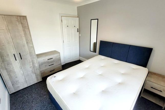 Room 2, 10, St. Saviours Road, Coalville photo 2