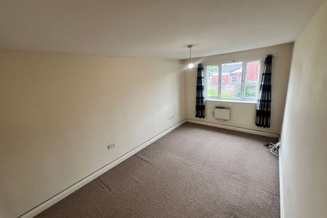Flat 15, The Landmark, 18 New Road, Radcliffe photo 2