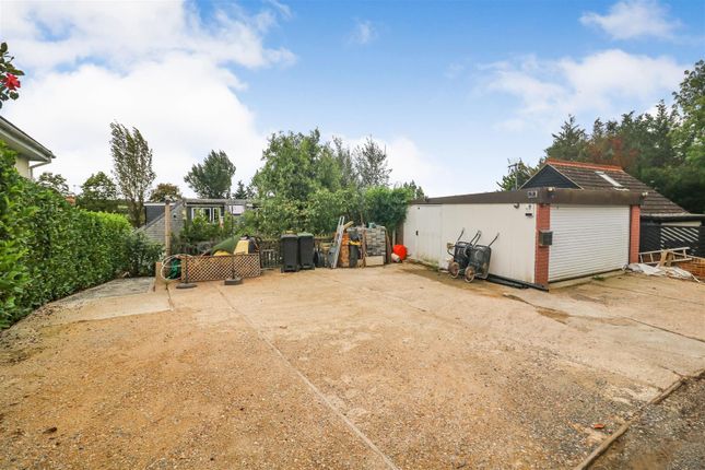 Property for sale in Hamlet Hill, Roydon, Harlow