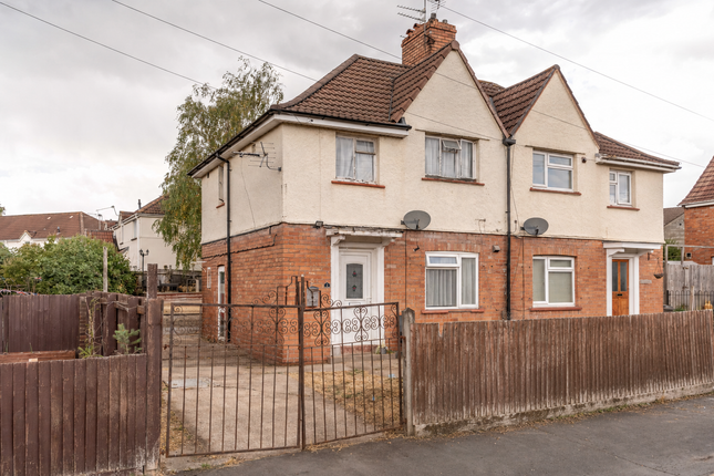 7 Eastleigh Road, Bristol photo 3
