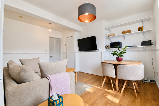 226, Rodenhurst Road, London photo 3