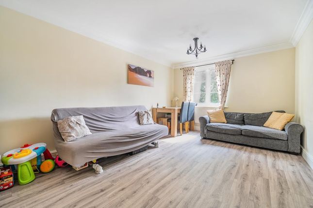 Flat for sale in Central Reading, Popular Town Centre Development
