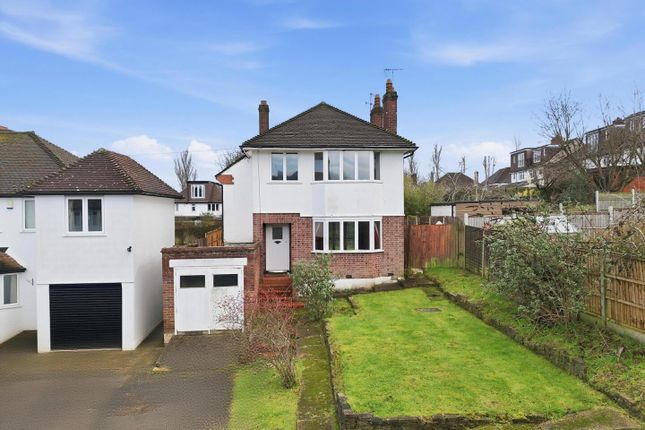 3-bed house on 15, Roundmead Close, Loughton, £735,000