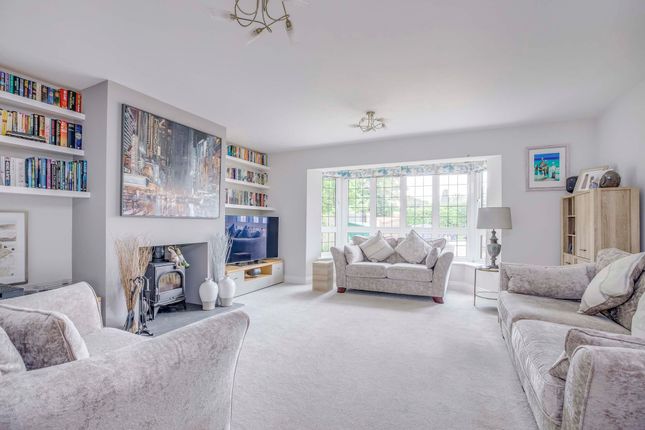 Potters Lodge Bassetsbury Lane, High Wycombe photo 2