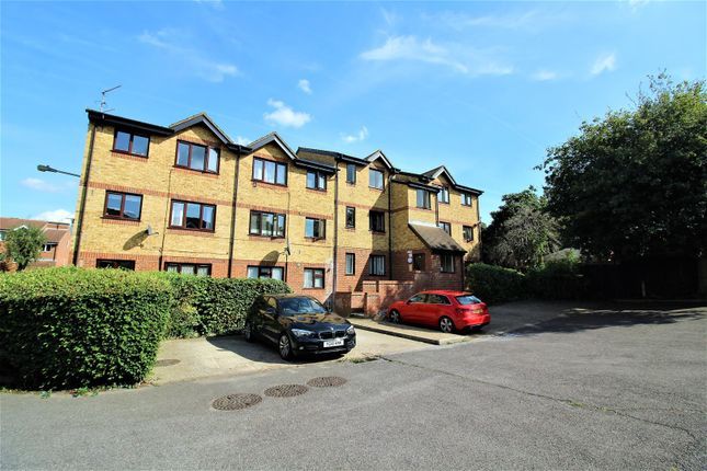 Thumbnail Flat for sale in Green Pond Close, Walthamstow