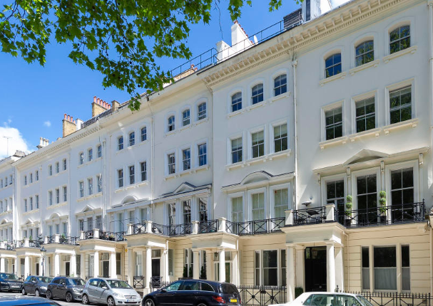 Thumbnail Terraced house to rent in Ennismore Gardens, London