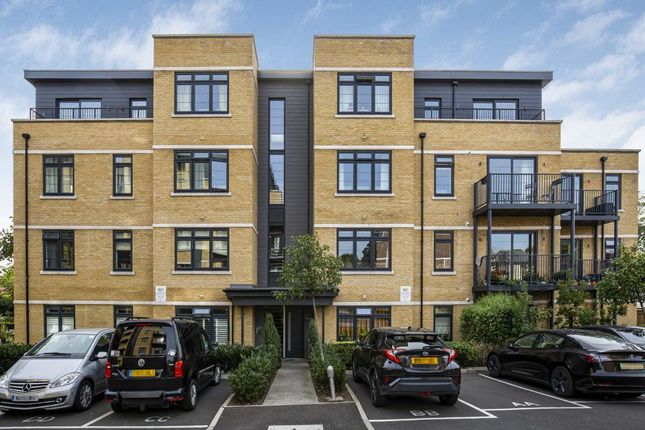 Flat for sale in Samuelson Place, Isleworth