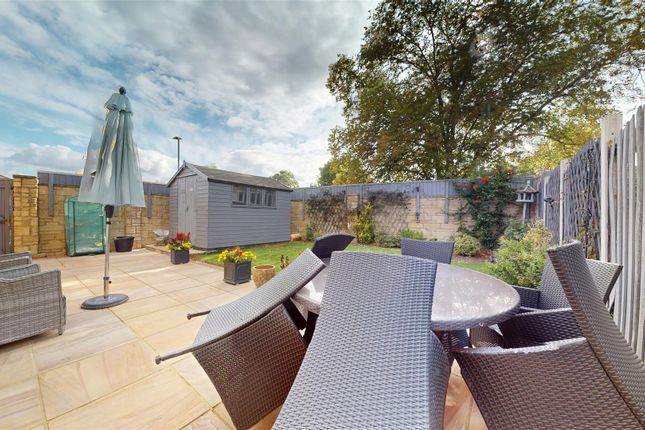 1, Watts Close, Milton Keynes photo 3