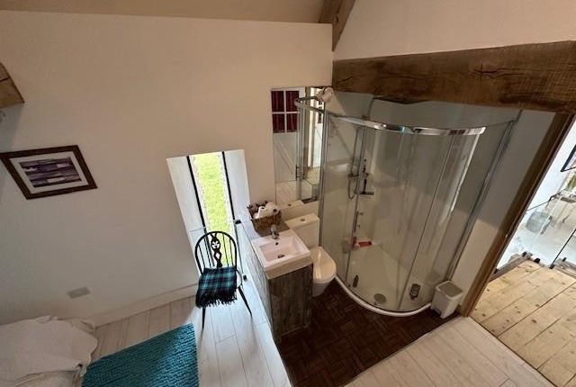 Bedroom 4 Ensuite.Jpg