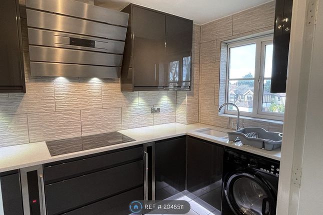 Flat to rent in Ridley Close, Barking