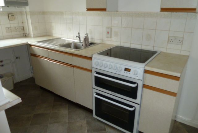 46, The Pastures, Stevenage photo 3