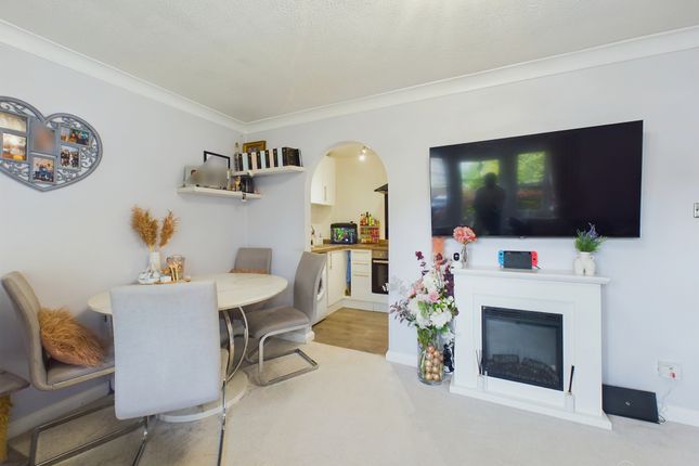Flat for sale in Alexandra Park, Queen Alexandra Road, High Wycombe