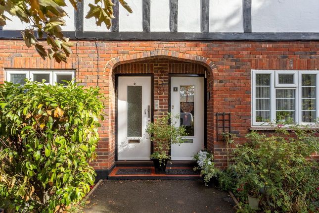 Arlington Lodge,2, Monument Hill, Weybridge photo 2