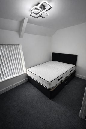 32, Bush Road, Swansea photo 2