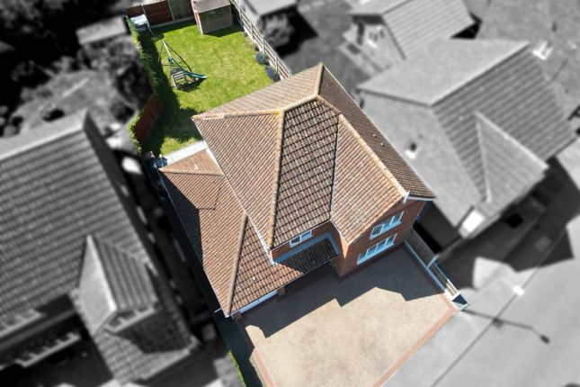 8, Medlar Drive, South Ockendon photo 4