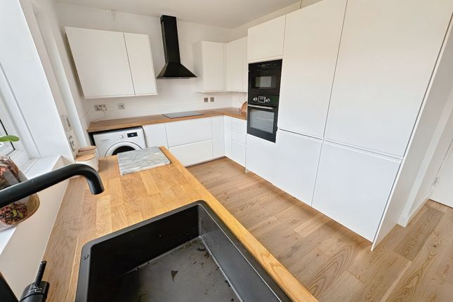 28, Bryn Glas, Aberporth, Cardigan photo 2