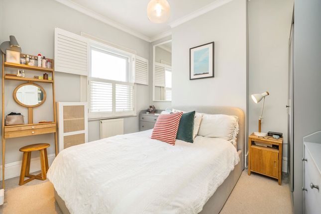 16B, Henslowe Road, London photo 4