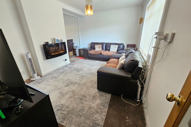 13, Whitburn Road, Manchester photo 3