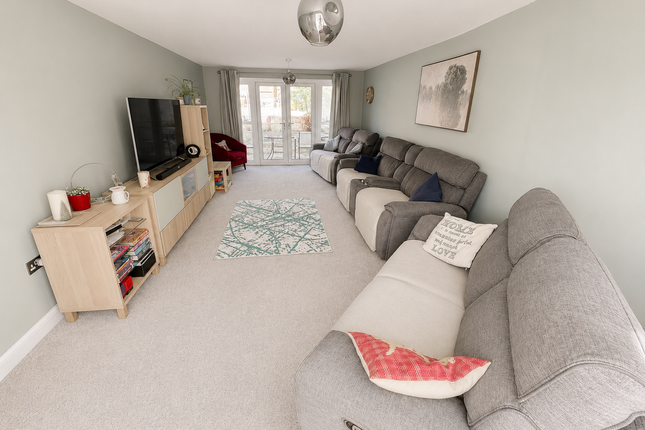 1, Cartier Close, Yeovil photo 3