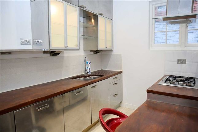 Thumbnail Flat to rent in Queensbury Mews, Brighton