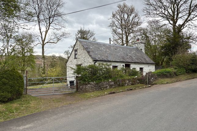 1-bed house on Llwyncelyn, Ammanford, £225,000