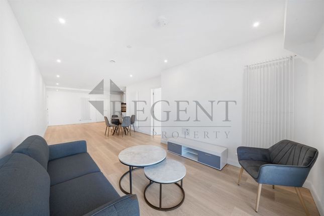 X - 1304 Galleria House 12B, Western Gateway, London photo 4