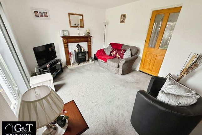 10 Brockley Close, Brierley Hill photo 3
