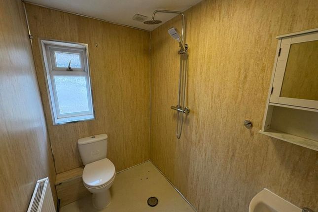 10 Heol Pentre Bach, Queensgate Village Gorseinon, Gorseinon photo 4