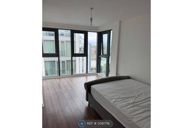 Apartment, Osiers Road, London photo 5