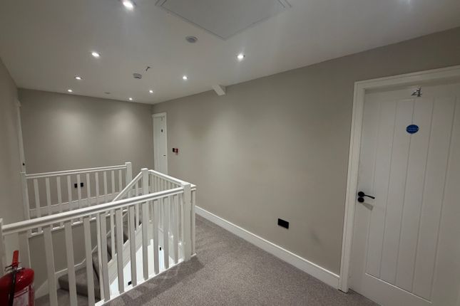 1168, Swansea photo 3