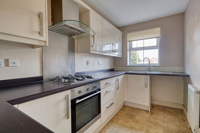 2, Ashby Crescent, Scunthorpe photo 4